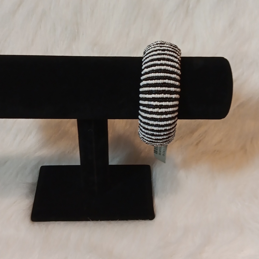 Black/White Cache Beaded Bracelet